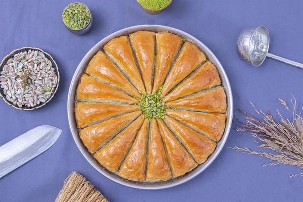 Carrot Shape Baklava (Circle Tray)